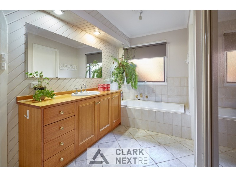 11 Main Neerim Road, Drouin VIC 3818