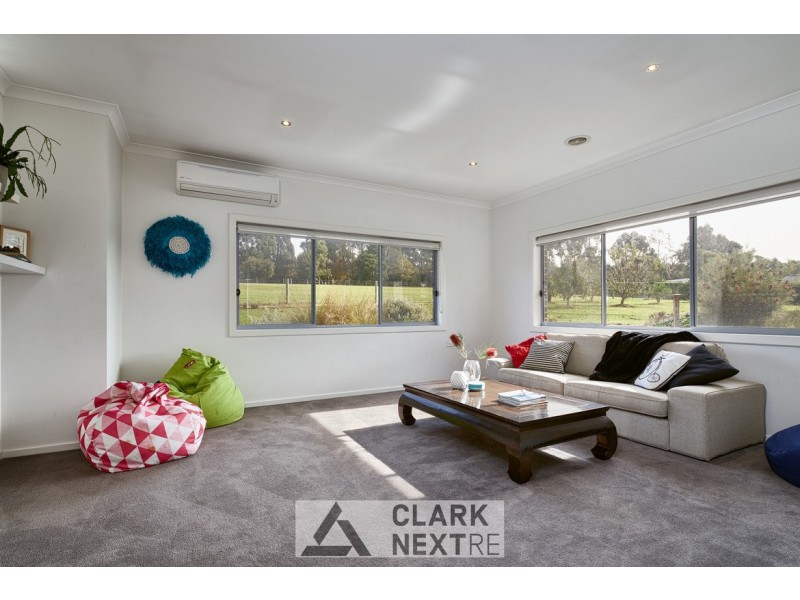 11 Nottingham Court, Drouin VIC 3818