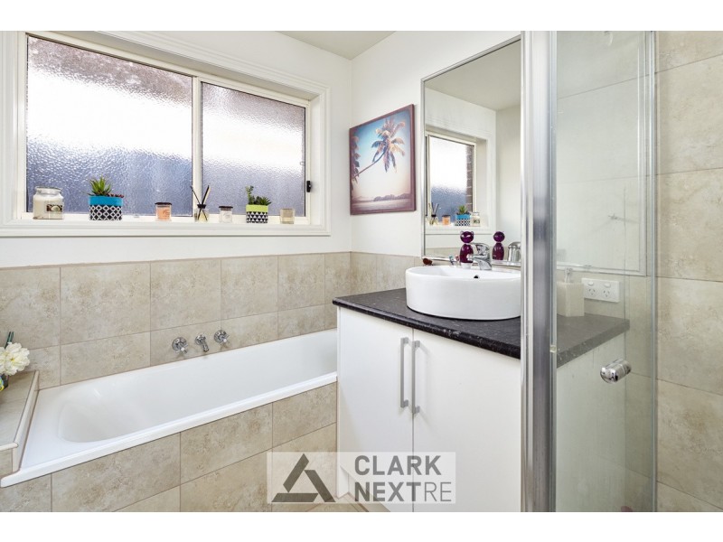 7 Hatfield Drive, Drouin VIC 3818