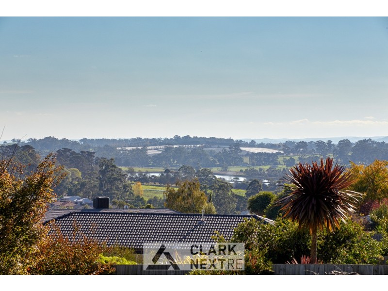 7 Hatfield Drive, Drouin VIC 3818