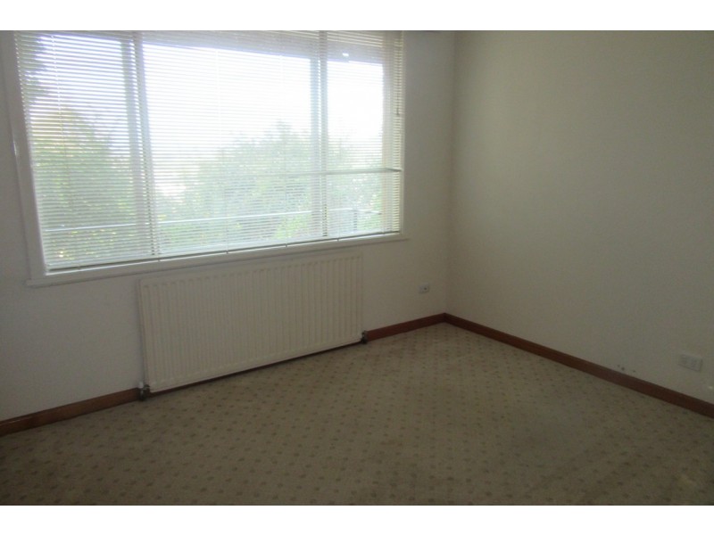 8 Slatters Road, Trafalgar VIC 3824