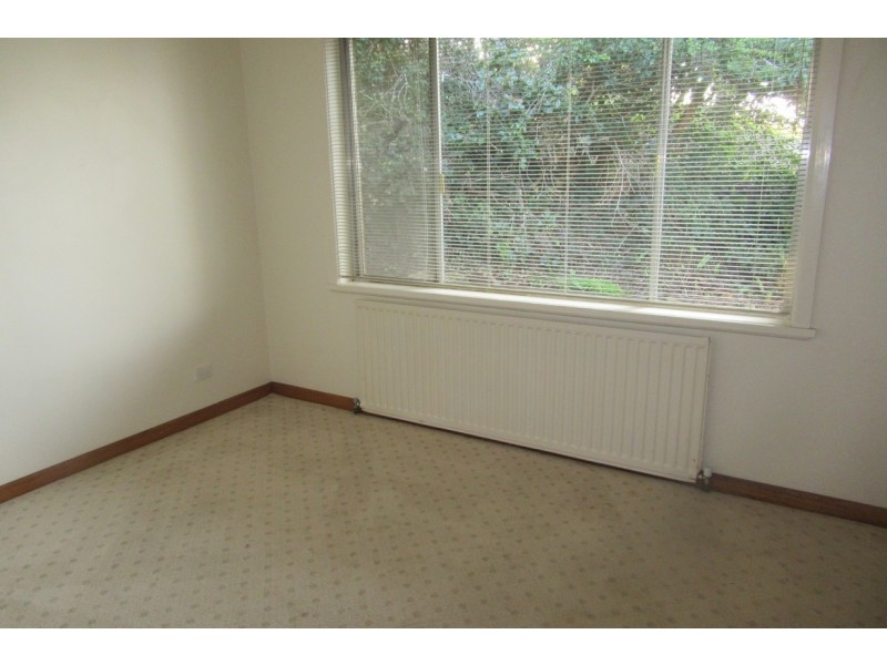 8 Slatters Road, Trafalgar VIC 3824