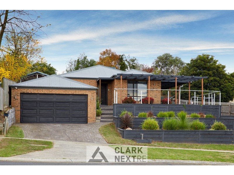 12 Walker Drive, Drouin VIC 3818