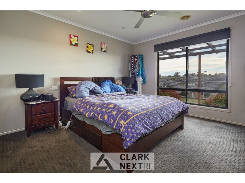 12 Walker Drive, Drouin VIC 3818