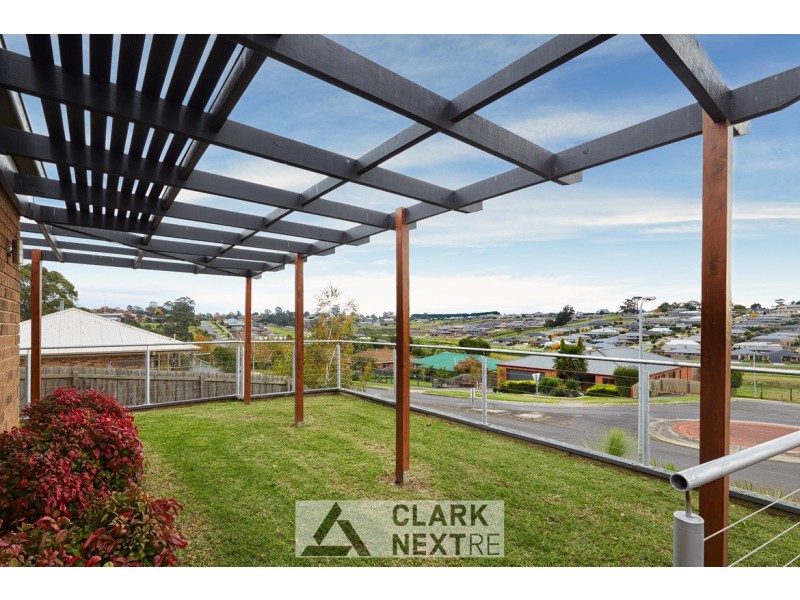 12 Walker Drive, Drouin VIC 3818