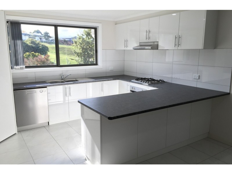 10 Brynwood Avenue, Drouin VIC 3818