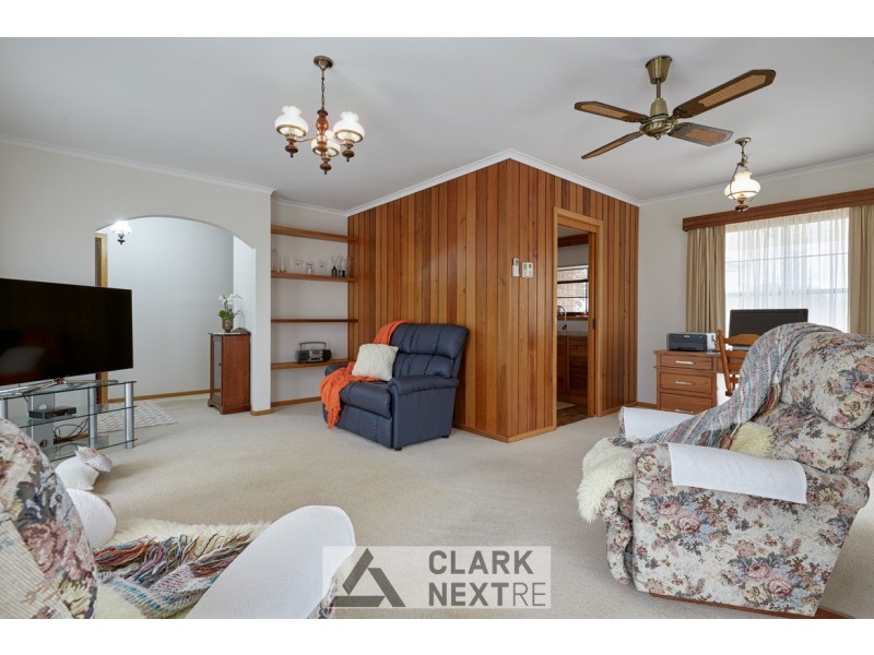 25 Johnson Avenue, Drouin VIC 3818