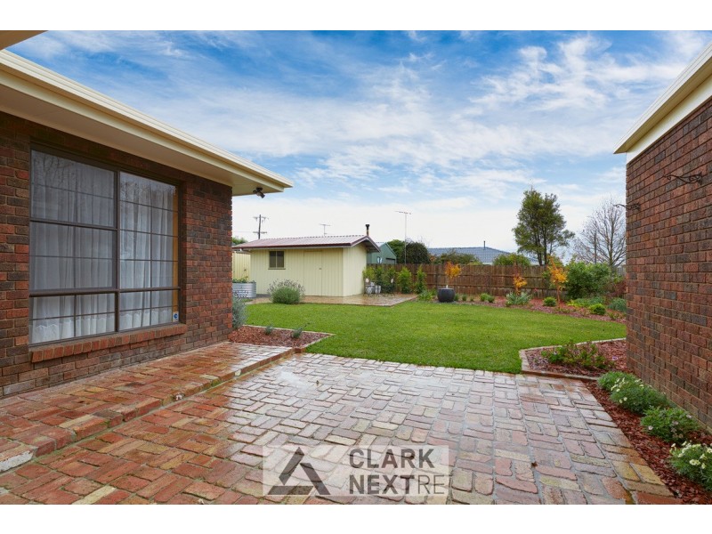 25 Johnson Avenue, Drouin VIC 3818