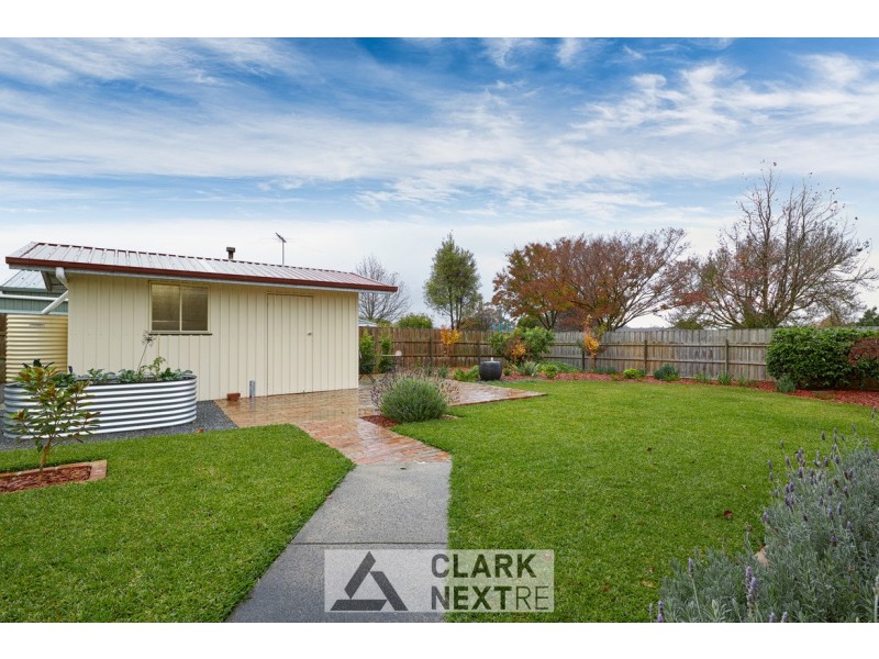 25 Johnson Avenue, Drouin VIC 3818