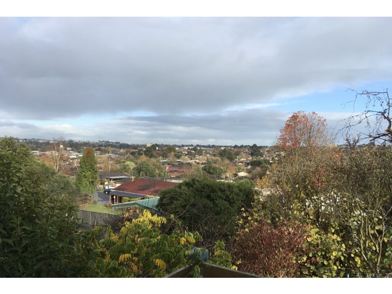 33 Burton Street, Warragul VIC 3820