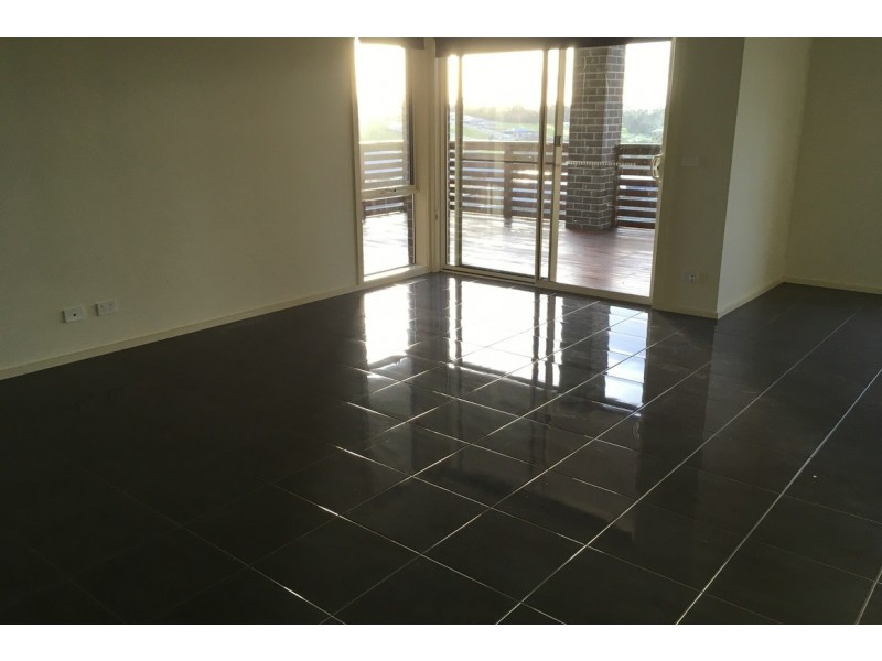 98 Jackson Drive, Drouin VIC 3818