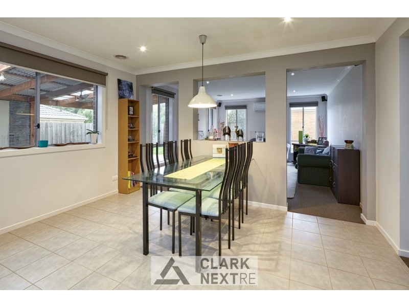 14 Harmon Drive, Drouin VIC 3818