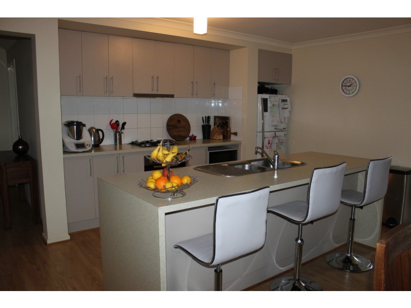 19 Harmon Drive, Drouin VIC 3818