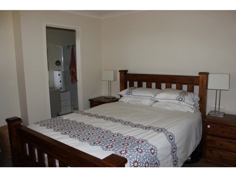 19 Harmon Drive, Drouin VIC 3818