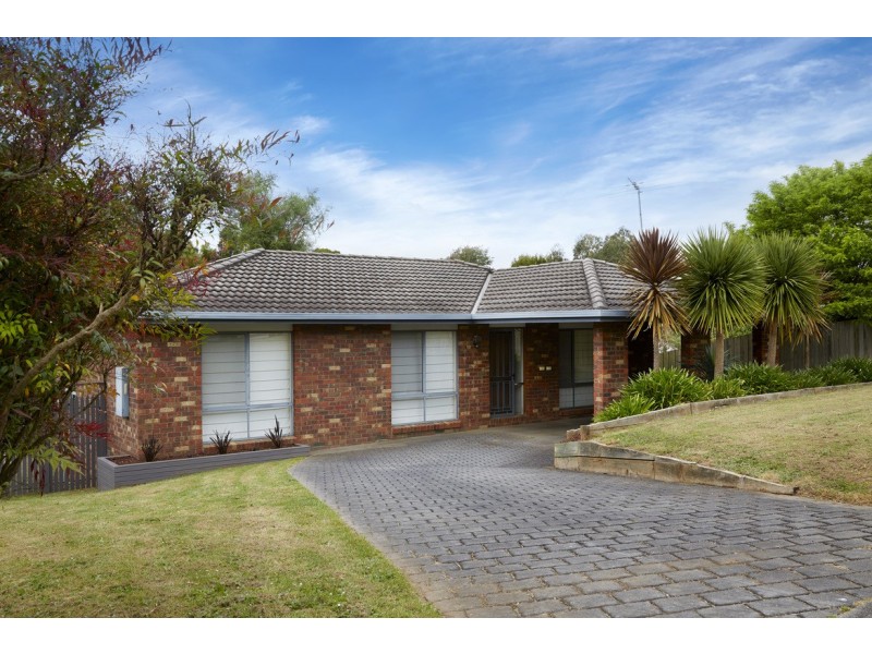 13 Hayes Drive, Warragul VIC 3820