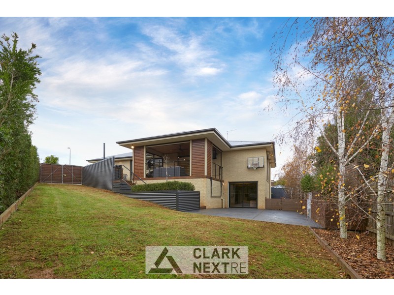 5 Cameron Court, Drouin VIC 3818