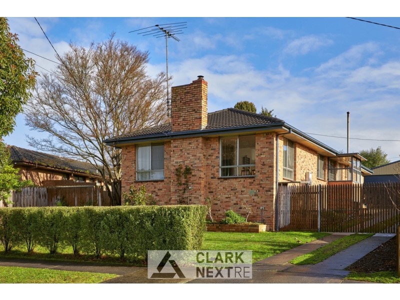 19 Sinclair Street, Warragul VIC 3820