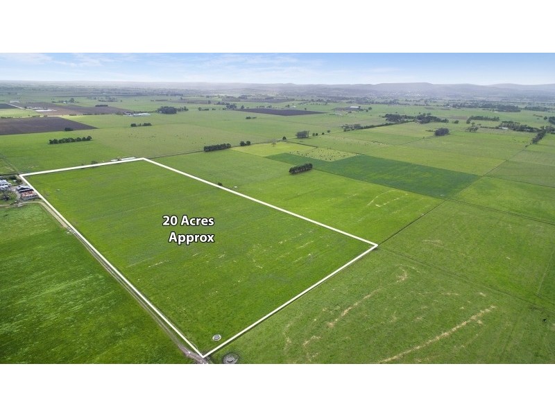 C A 138 Temby Road, Iona VIC 3815