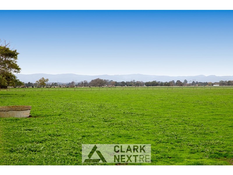 C A 138 Temby Road, Iona VIC 3815