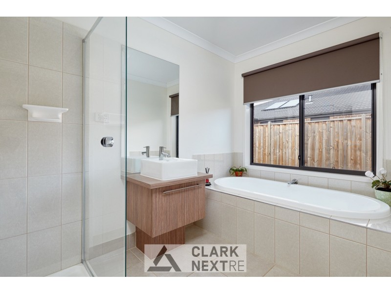 39 Empire Avenue, Drouin VIC 3818