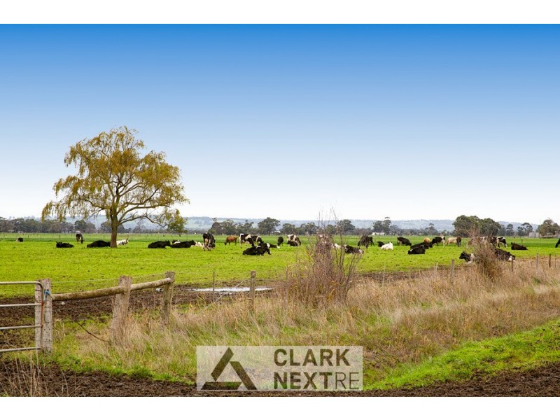 C A 135 Temby Road, Iona VIC 3815