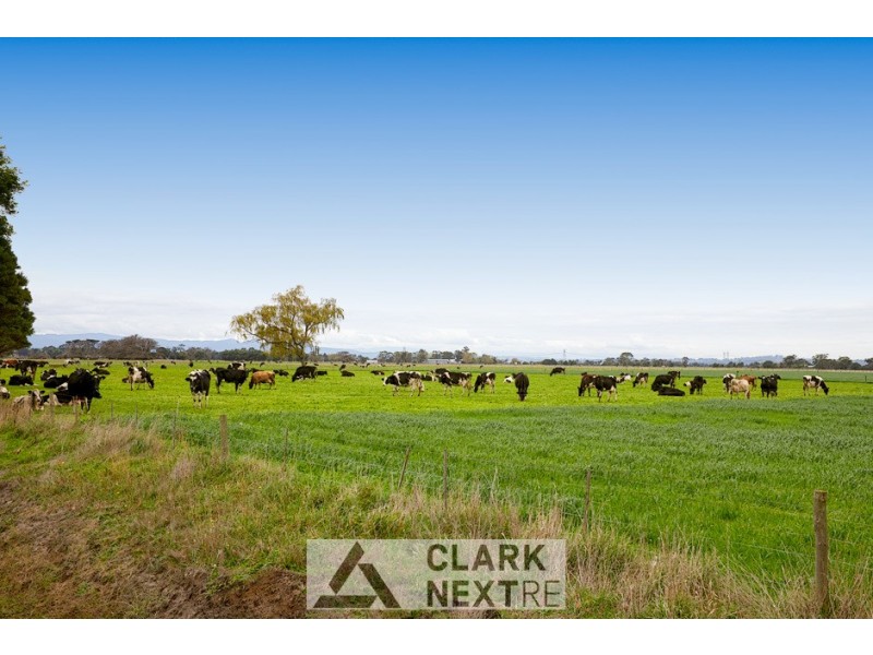 C A 135 Temby Road, Iona VIC 3815