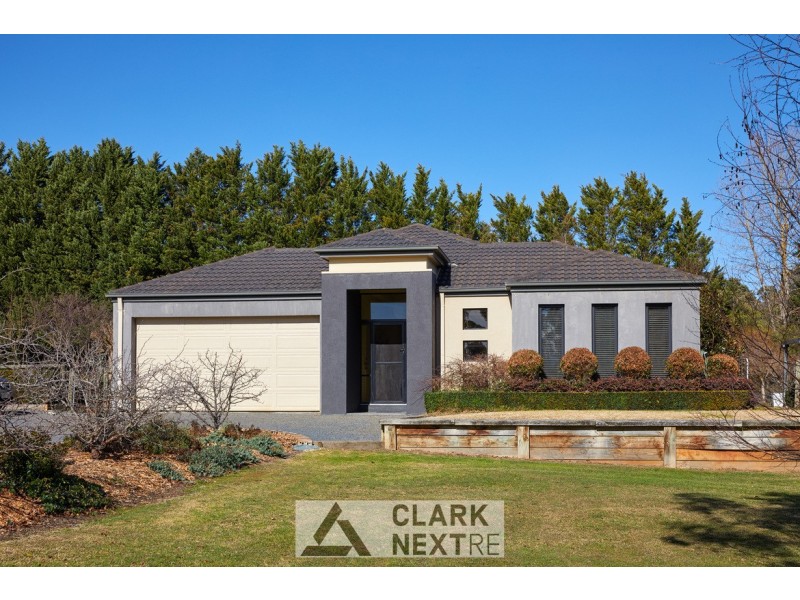 14 Hague Court, Drouin VIC 3818