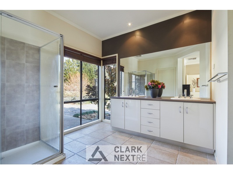 14 Hague Court, Drouin VIC 3818