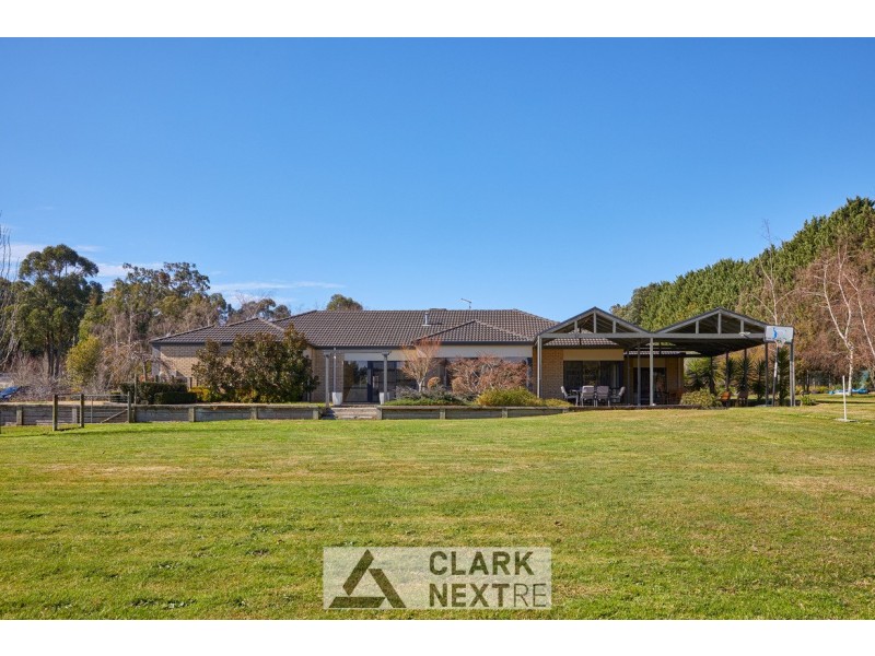 14 Hague Court, Drouin VIC 3818