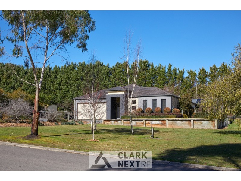 14 Hague Court, Drouin VIC 3818