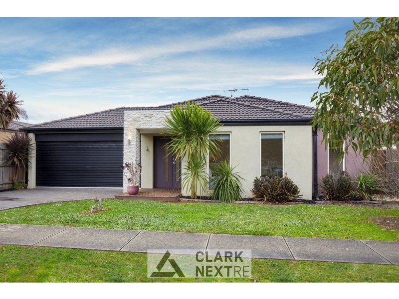 23 Rivendale Crescent, Drouin VIC 3818