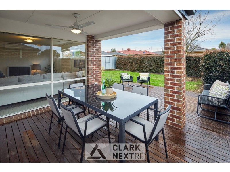 23 Rivendale Crescent, Drouin VIC 3818