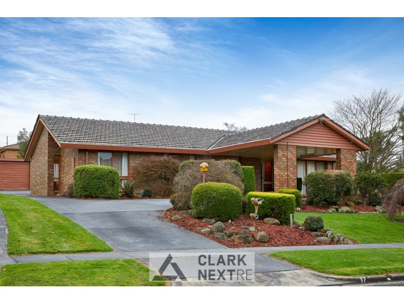 37 Rangeview Street, Warragul VIC 3820