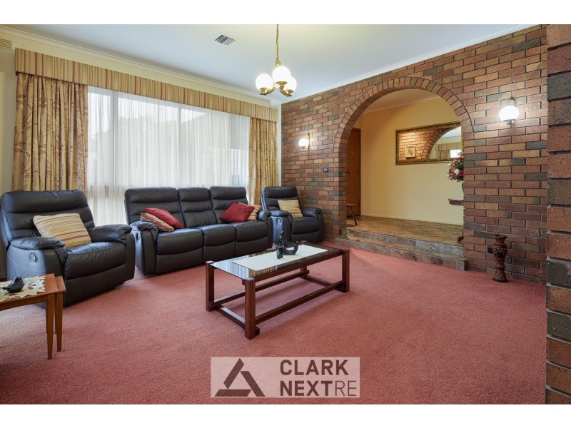 37 Rangeview Street, Warragul VIC 3820