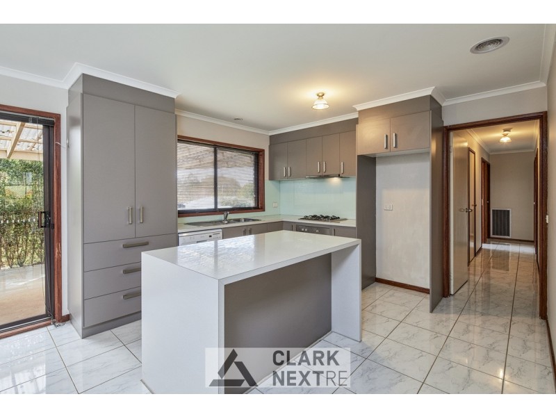 24 Waratah Drive, Warragul VIC 3820
