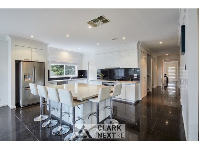 11 Fairchild Street, Drouin VIC 3818