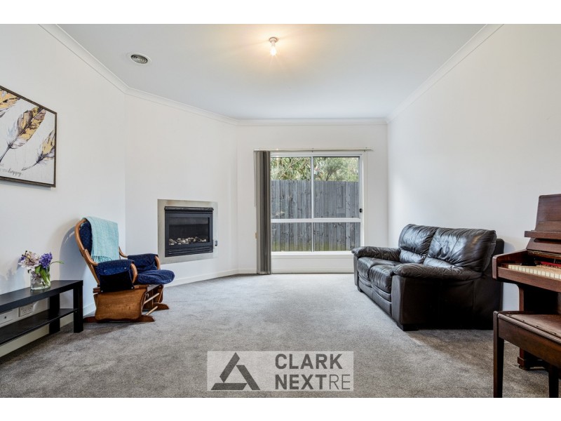 11 Fairchild Street, Drouin VIC 3818