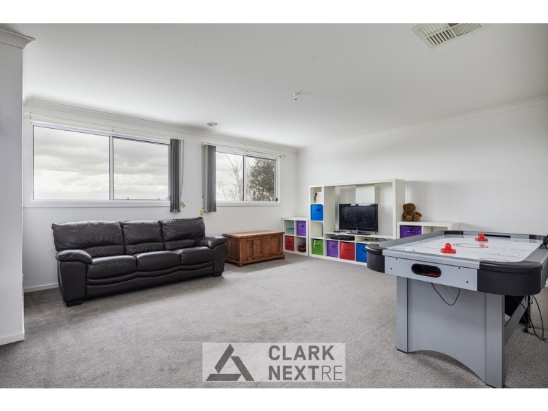 11 Fairchild Street, Drouin VIC 3818