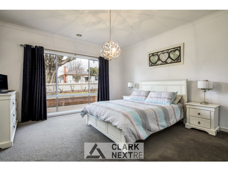 11 Fairchild Street, Drouin VIC 3818