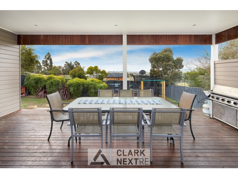 11 Fairchild Street, Drouin VIC 3818