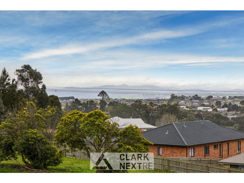 11 Fairchild Street, Drouin VIC 3818