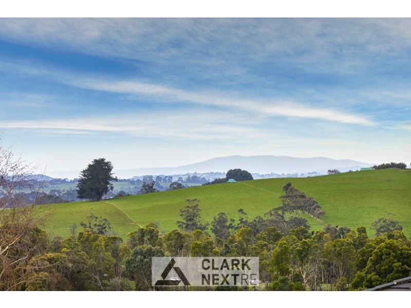 56 Outlook Drive, Drouin VIC 3818