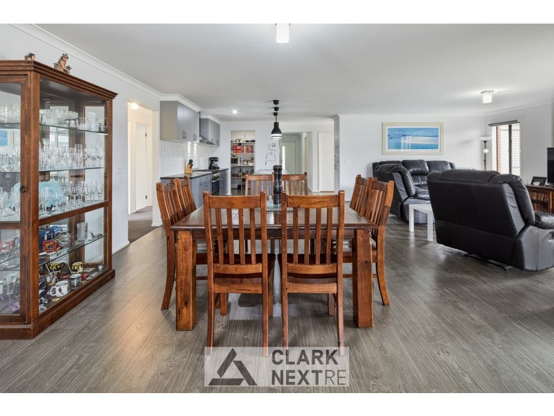 52 Pepper Crescent, Drouin VIC 3818