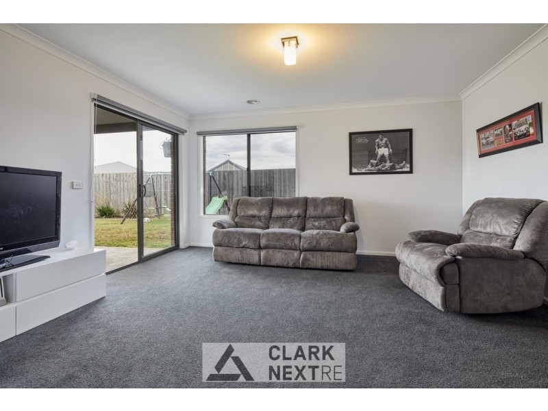 52 Pepper Crescent, Drouin VIC 3818