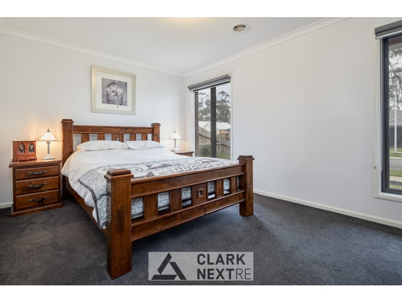 52 Pepper Crescent, Drouin VIC 3818