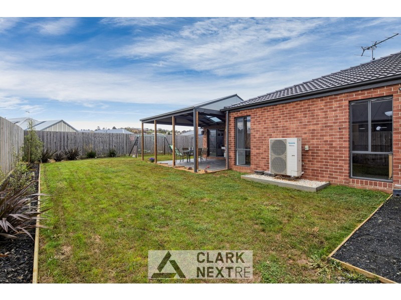 52 Pepper Crescent, Drouin VIC 3818