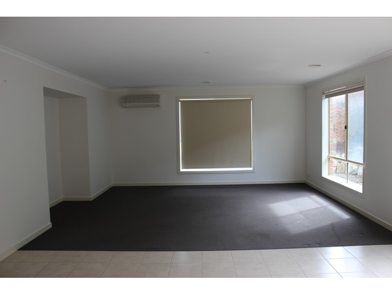 5 Eucalypt Court, Drouin VIC 3818