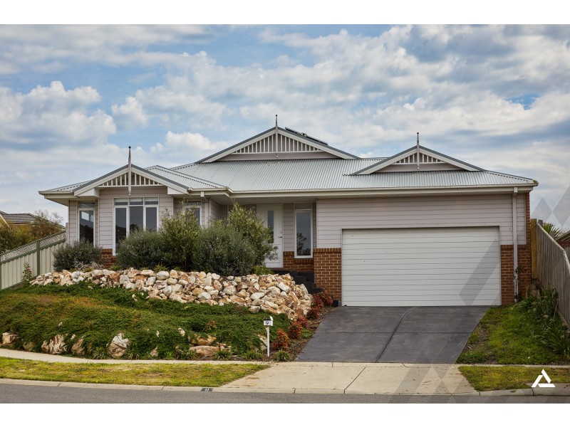 9 Harmon Drive, Drouin VIC 3818