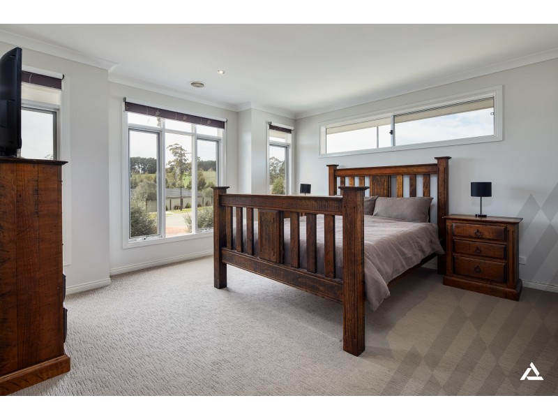 9 Harmon Drive, Drouin VIC 3818