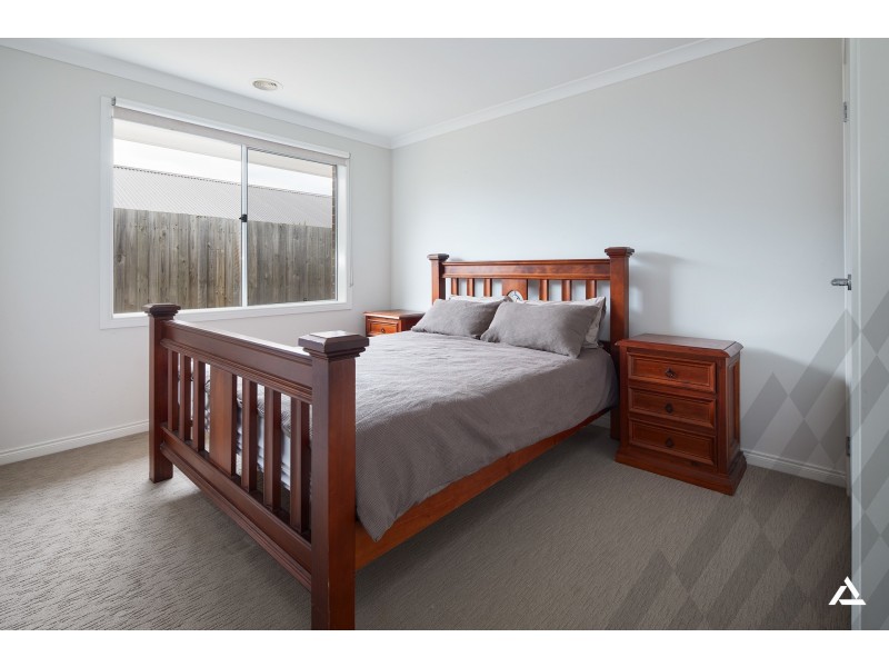 9 Harmon Drive, Drouin VIC 3818